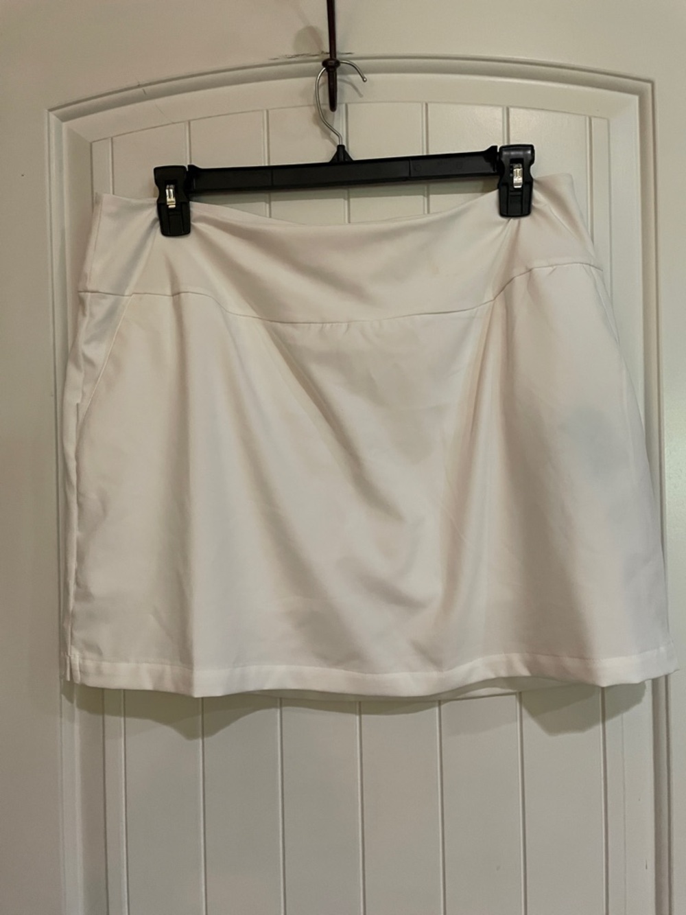 Adidas women’s white golf skort XL 17” long front pockets faux back pockets NWT